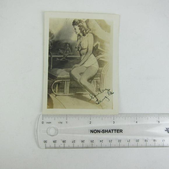Shirley Temple Bikini Swimsuit Lounge Hollywood Actress Portrait Vintage 1940s - Picture 12 of 12